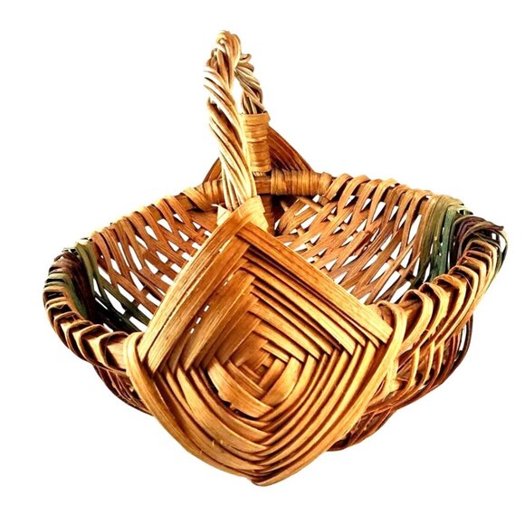 Primitive Handwoven Wicker Butt Basket With Handle-Some Loose Wicker Threads - Picture 2 of 13